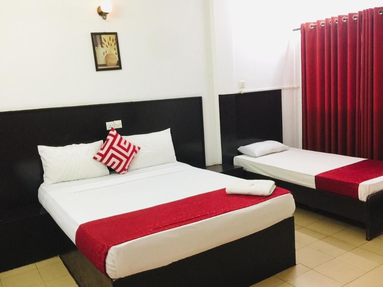 Hotel Nelly Vavuniya Exterior photo