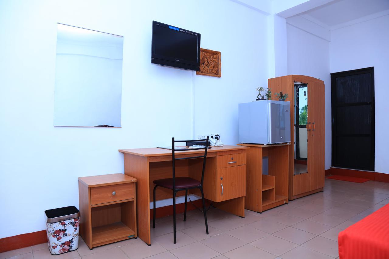 Hotel Nelly Vavuniya Exterior photo
